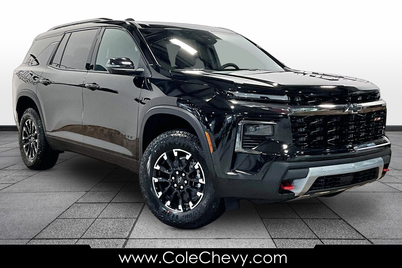 2026 Chevrolet Traverse Z71 in Mosaic Black Metallic — front three-quarter view
